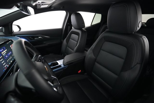 2024 Chevrolet Equinox EV — photo 3 of 20