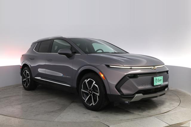 2024 Chevrolet Equinox EV — photo 10 of 20