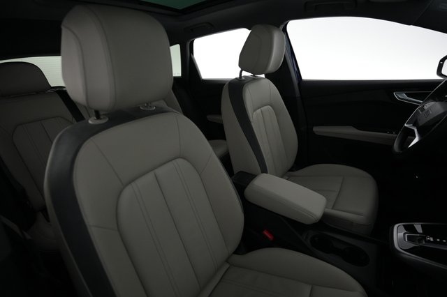 2024 Audi Q4 e-tron — photo 18 of 21
