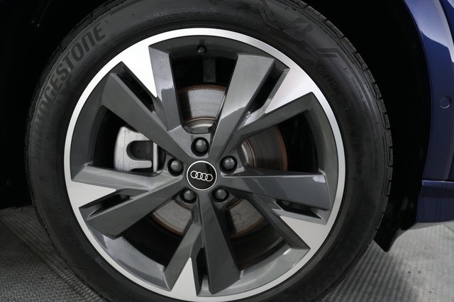 2024 Audi Q4 e-tron — photo 17 of 21