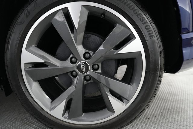 2024 Audi Q4 e-tron — photo 15 of 21