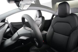 2026 Tesla Model Y — photo 3 of 20
