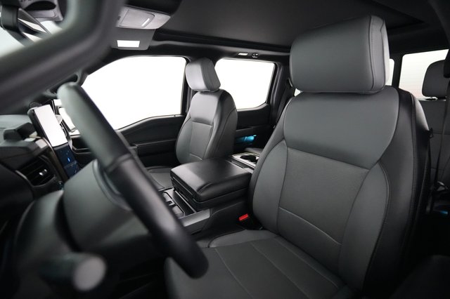 2023 Ford F-150 Lightning — photo 3 of 15