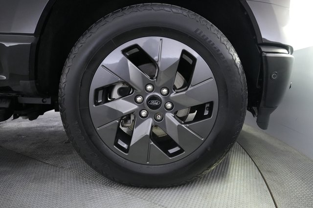 2023 Ford F-150 Lightning — photo 10 of 15