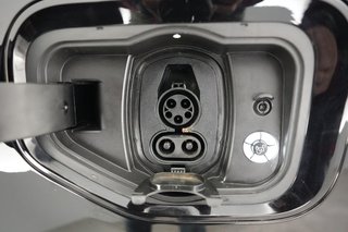 2023 Ford F-150 Lightning — photo 8 of 15