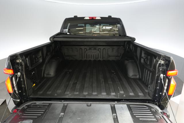 2023 Ford F-150 Lightning — photo 6 of 15