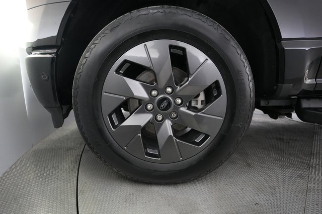 2023 Ford F-150 Lightning — photo 9 of 15