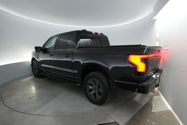 2023 Ford F-150 Lightning — photo 2 of 15