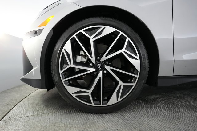 2023 Hyundai IONIQ 6 — photo 17 of 20