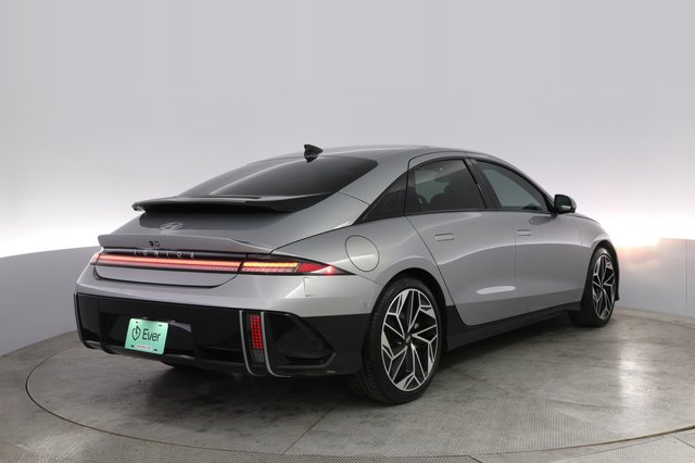 2023 Hyundai IONIQ 6 — photo 2 of 20