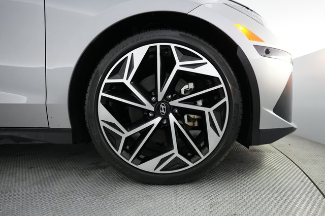 2023 Hyundai IONIQ 6 — photo 15 of 20