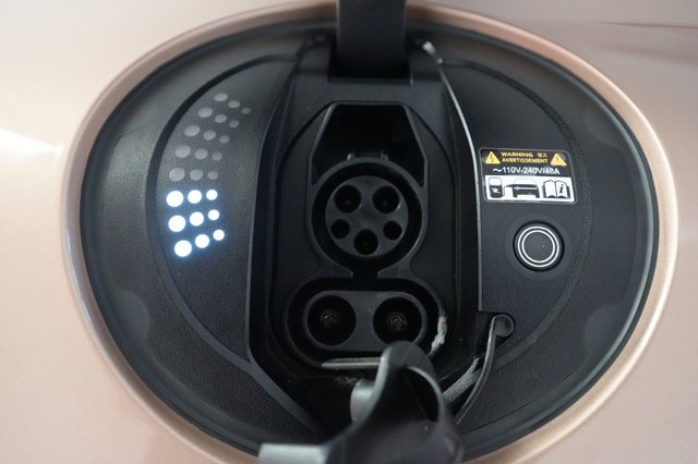 2023 Genesis GV60 — photo 8 of 21