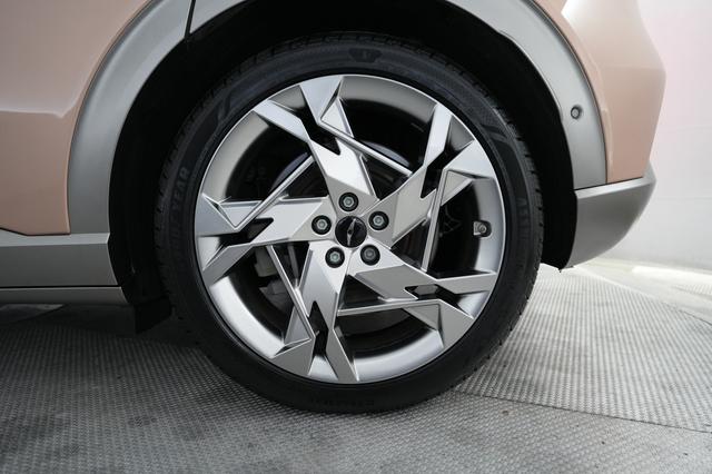 2023 Genesis GV60 — photo 7 of 21