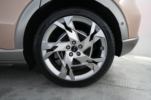 2023 Genesis GV60 — photo 7 of 21