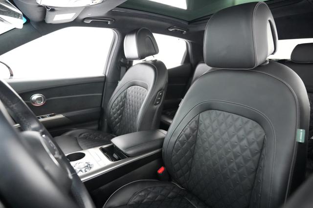 2023 Genesis GV60 — photo 3 of 21