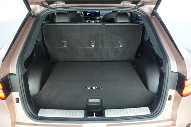 2023 Genesis GV60 — photo 6 of 21