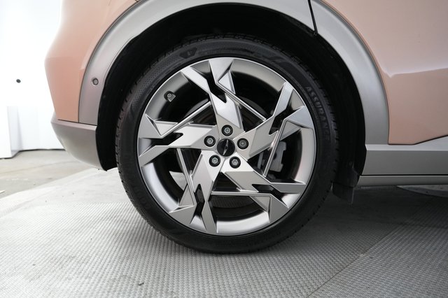 2023 Genesis GV60 — photo 17 of 21