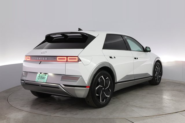 2024 Hyundai IONIQ 5 — photo 2 of 21