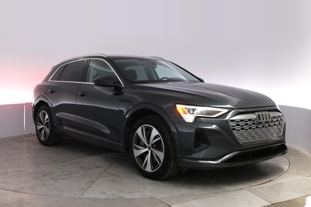 2024 Audi Q8 e-tron — photo 10 of 22