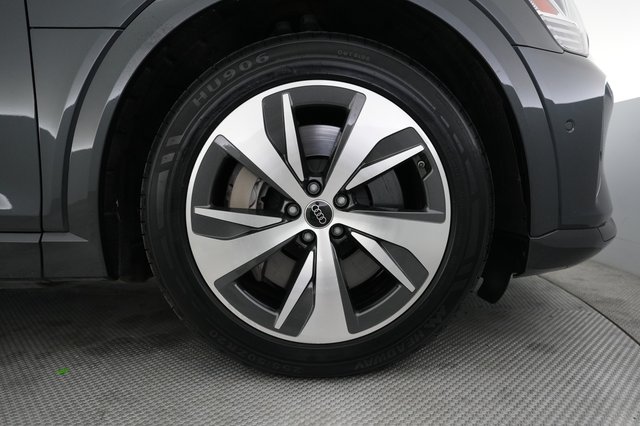 2024 Audi Q8 e-tron — photo 16 of 22