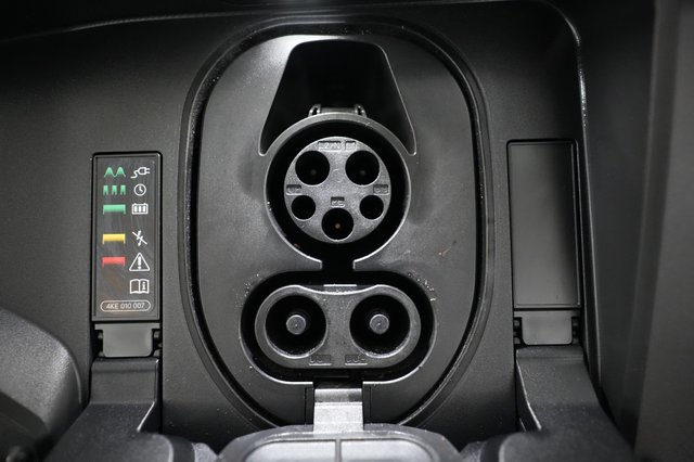 2024 Audi Q8 e-tron — photo 8 of 22
