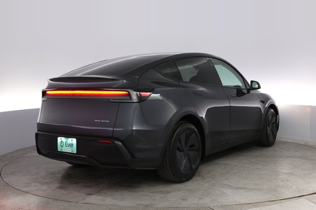 2026 Tesla Model Y — photo 2 of 21
