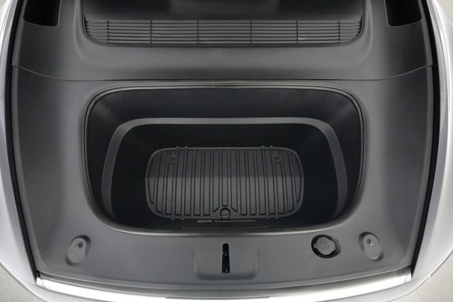 2026 Tesla Model Y — photo 20 of 21
