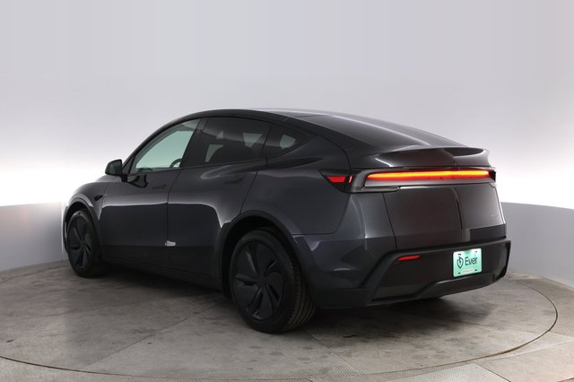 2026 Tesla Model Y — photo 13 of 21