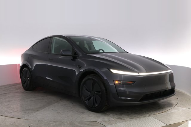 2026 Tesla Model Y — photo 10 of 21