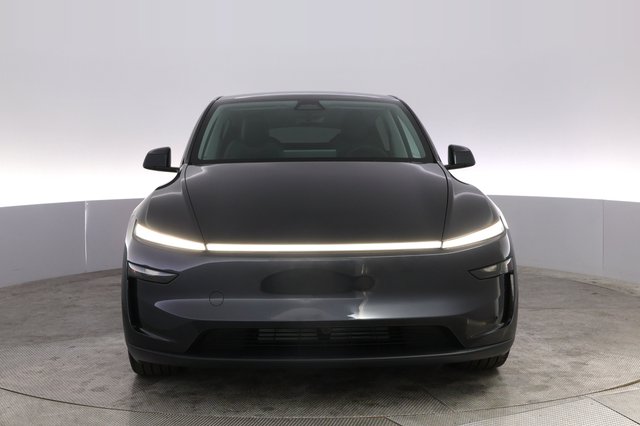 2026 Tesla Model Y — photo 9 of 21