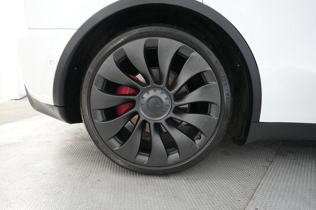 2022 Tesla Model Y — photo 17 of 21