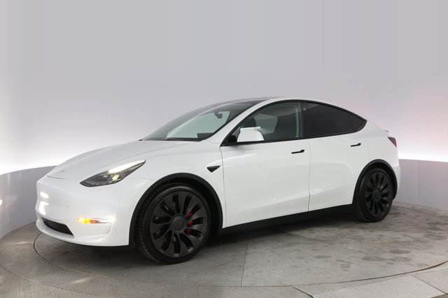 2022 Tesla Model Y — photo 14 of 21