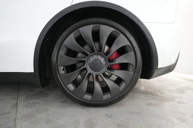 2022 Tesla Model Y — photo 7 of 21