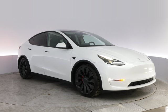 2022 Tesla Model Y — photo 10 of 21