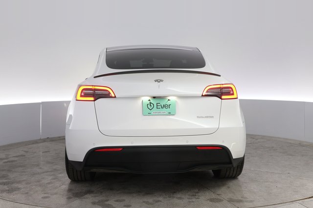 2022 Tesla Model Y — photo 12 of 21