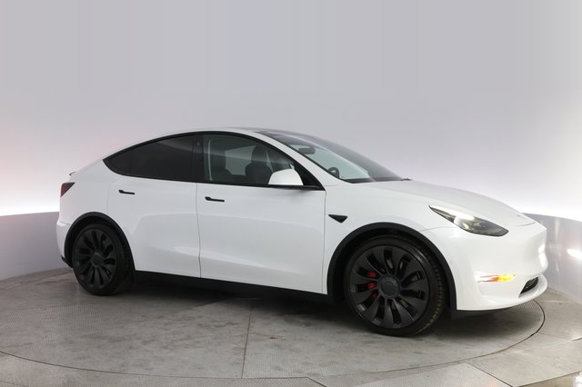 2022 Tesla Model Y — photo 11 of 21