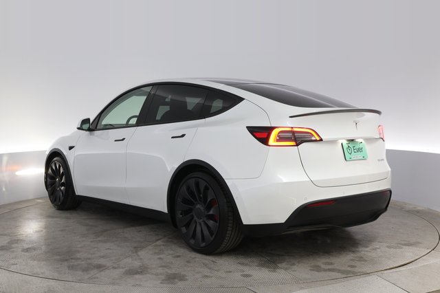 2022 Tesla Model Y — photo 13 of 21