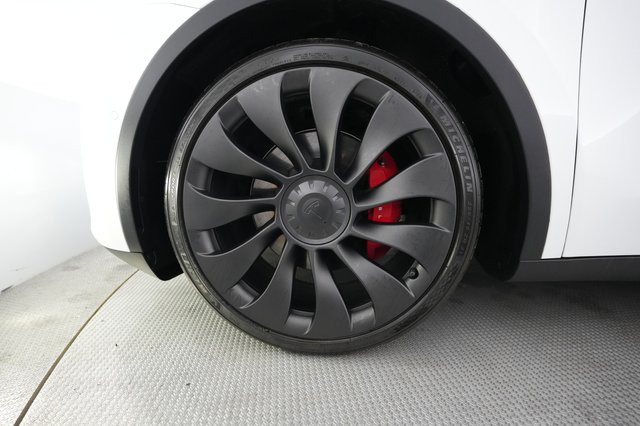 2022 Tesla Model Y — photo 15 of 21