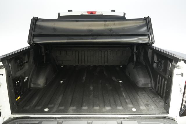 2023 Ford F-150 Lightning — photo 6 of 15