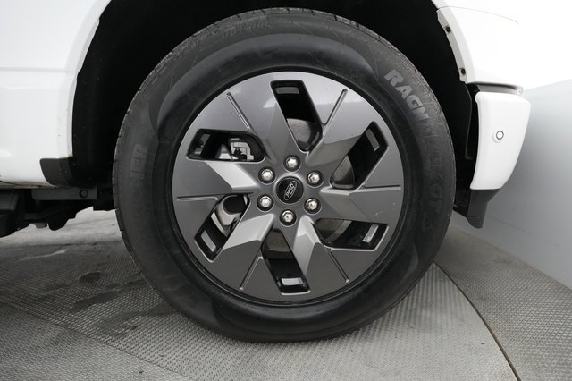 2023 Ford F-150 Lightning — photo 10 of 15