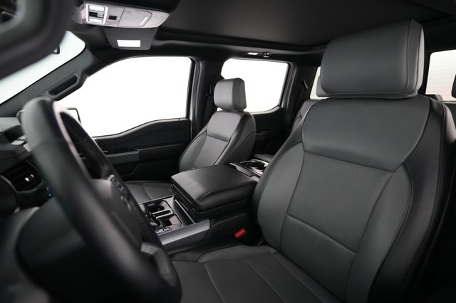 2023 Ford F-150 Lightning — photo 3 of 15