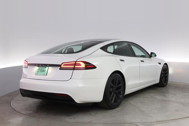 2023 Tesla Model S — photo 2 of 21