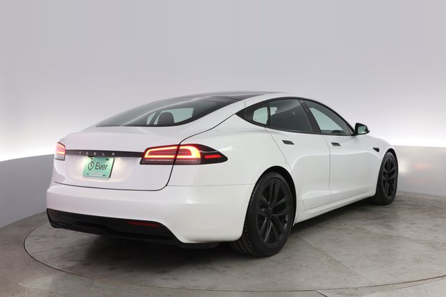 2023 Tesla Model S — photo 2 of 21