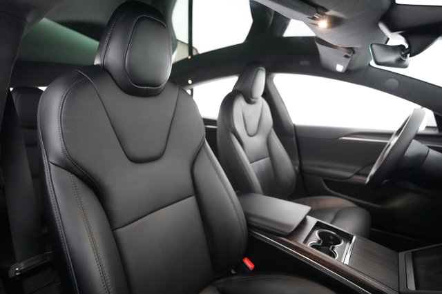 2023 Tesla Model S — photo 18 of 21