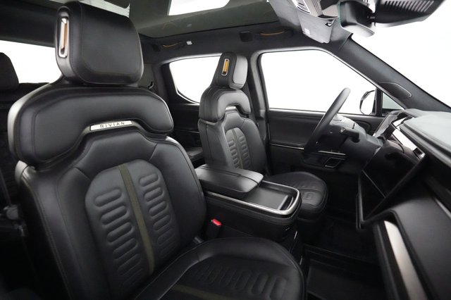 2023 Rivian R1T — photo 18 of 20