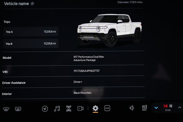 2023 Rivian R1T — photo 5 of 20