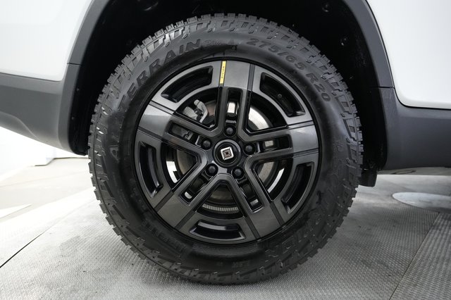 2023 Rivian R1T — photo 17 of 20