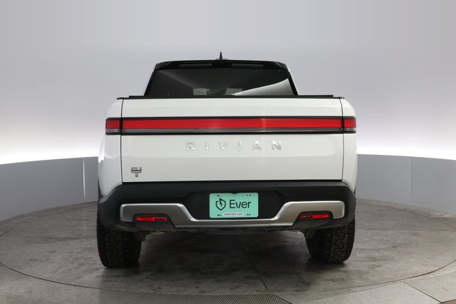 2023 Rivian R1T — photo 12 of 20