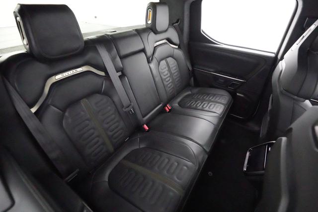 2023 Rivian R1T — photo 4 of 20