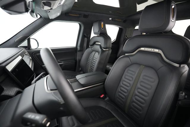 2023 Rivian R1T — photo 3 of 24